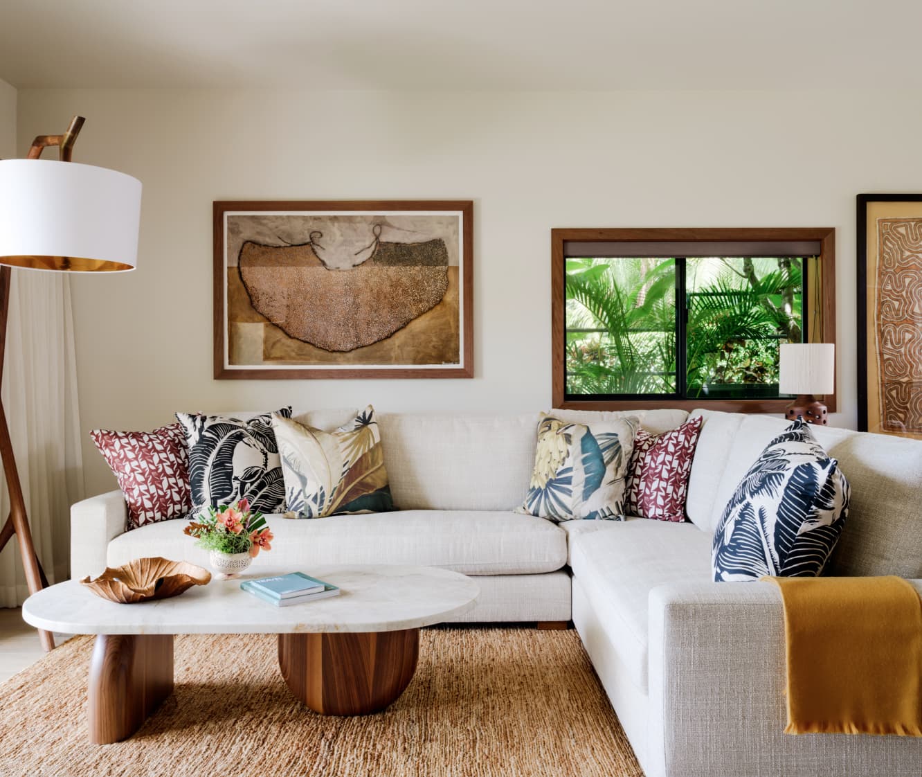 A photo of a Hotel Wailea suite overlooking the ocean